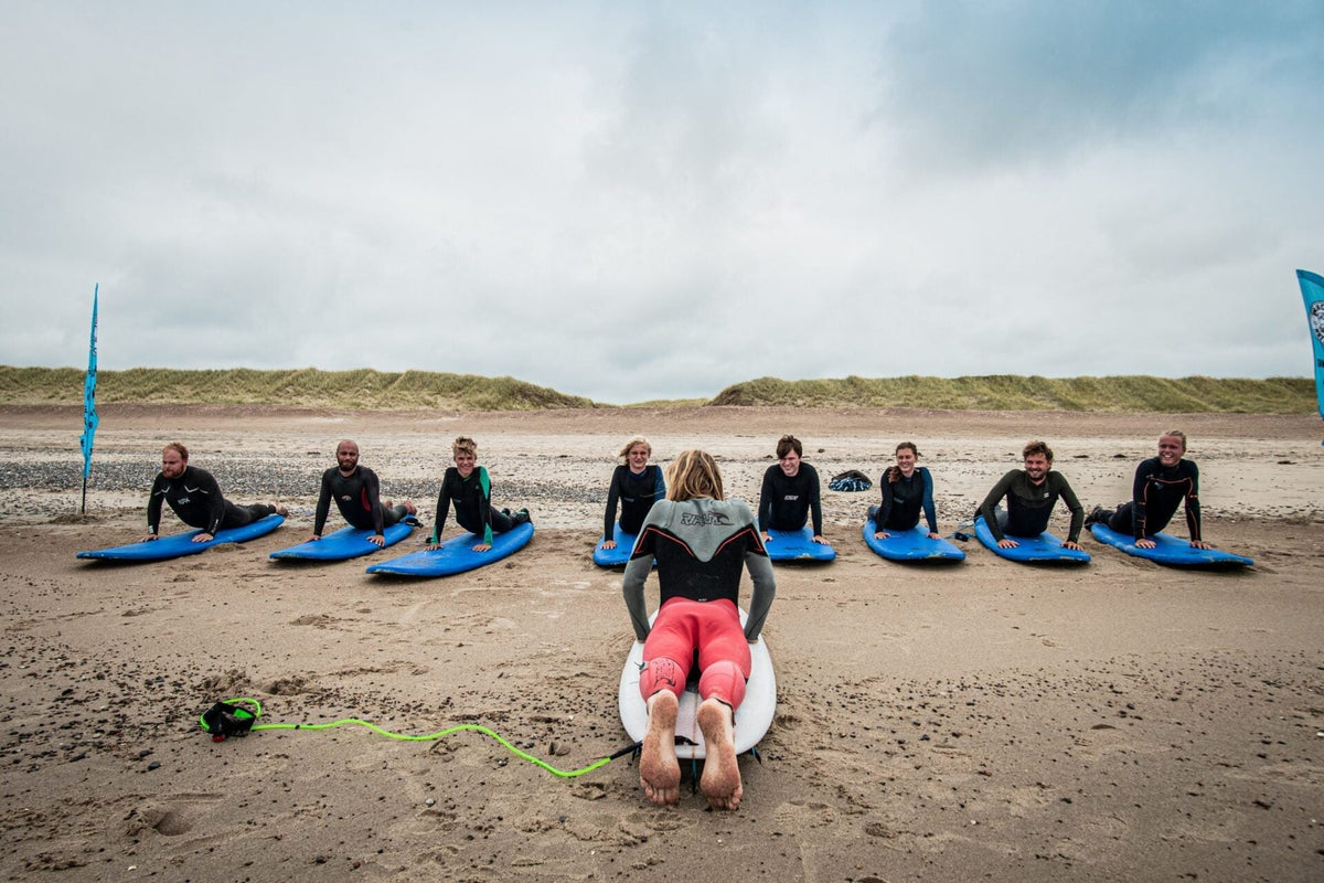 De Bedste Surfskoler I Danmark - Komplet Oversigt